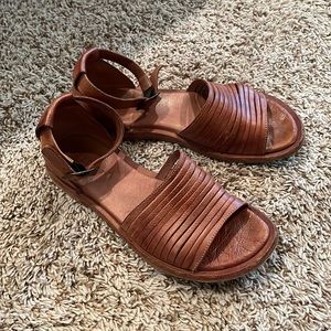 Bed Stu Womens Lilia sandals. Size 8.